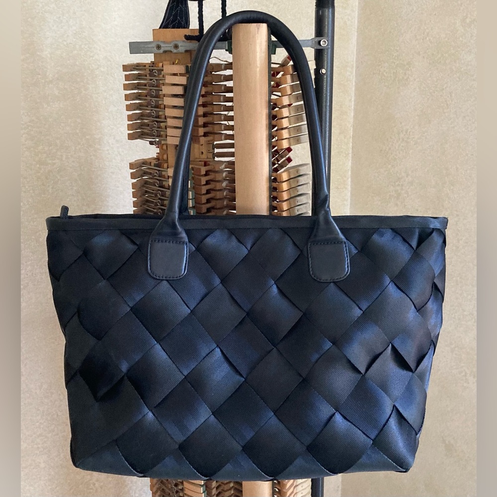 EXUC Harveys Seatbelt Large Plaza Tote.